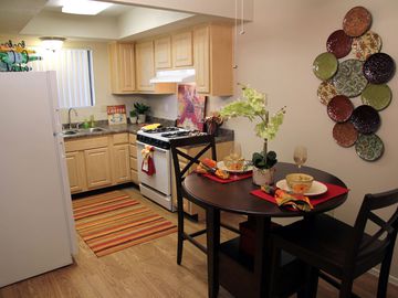 Dining Area - Sierra Place Apartments - Porterville, CA